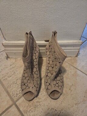 Browns Women's Suede Taupe Laser-Cut Peep-Toe Heels